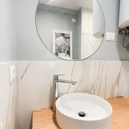 Ocean Breez- Ac In Every Room - 1 Min Walk From The Beach Apartman Golem